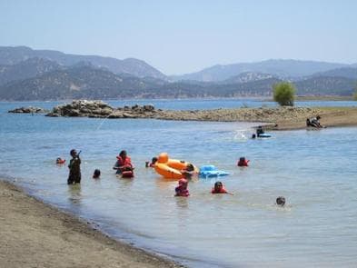 OAK SHORES DAY USE AREA (CA)