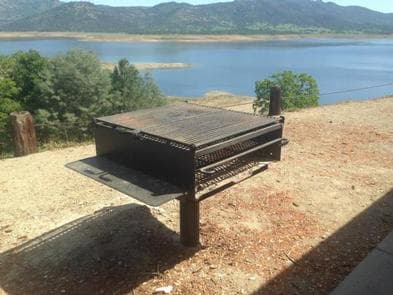 OBSERVATION POINT PICNIC SHELTER (CA)