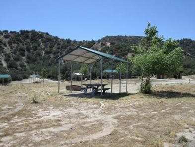 PYRAMID LAKE - LOS ALAMOS CAMPGROUND