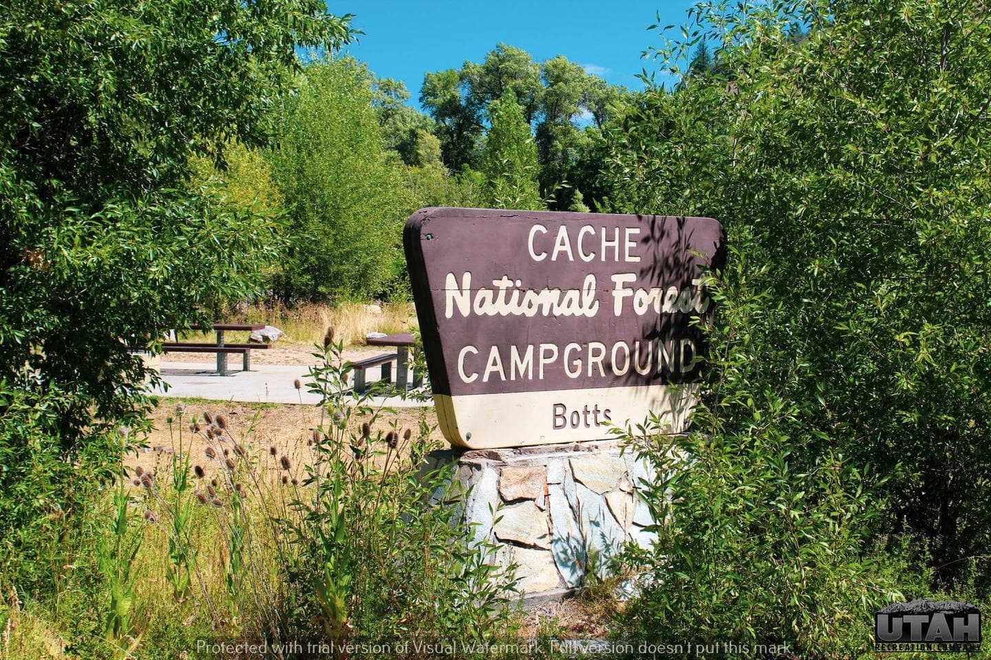 Botts Campground sign