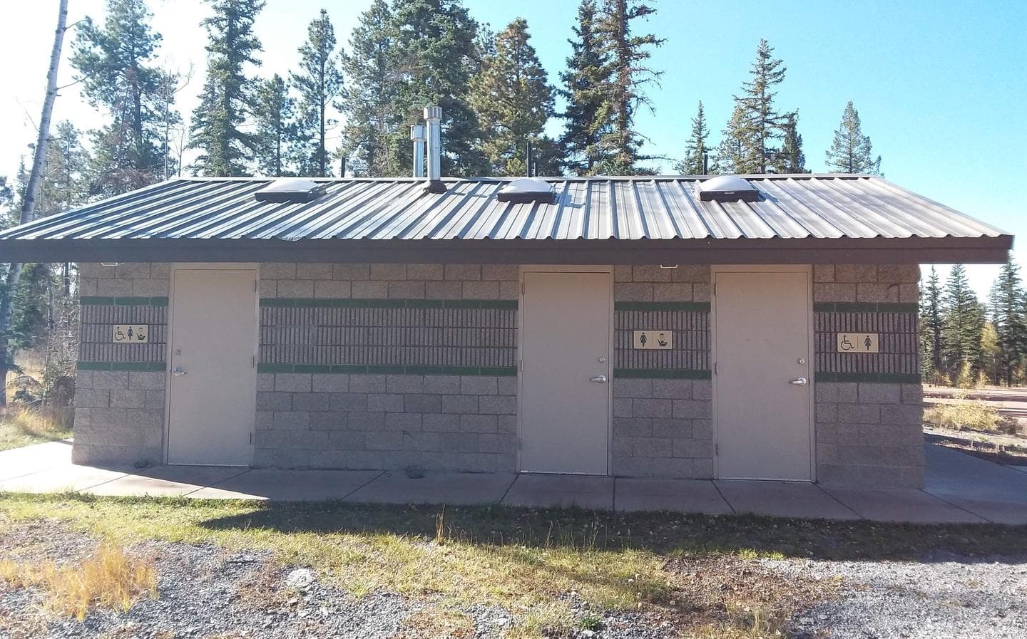 Apache Trout Campground flush toilets