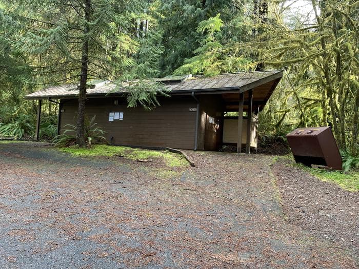 A photo of facility WILLABY CAMPGROUND bathroom