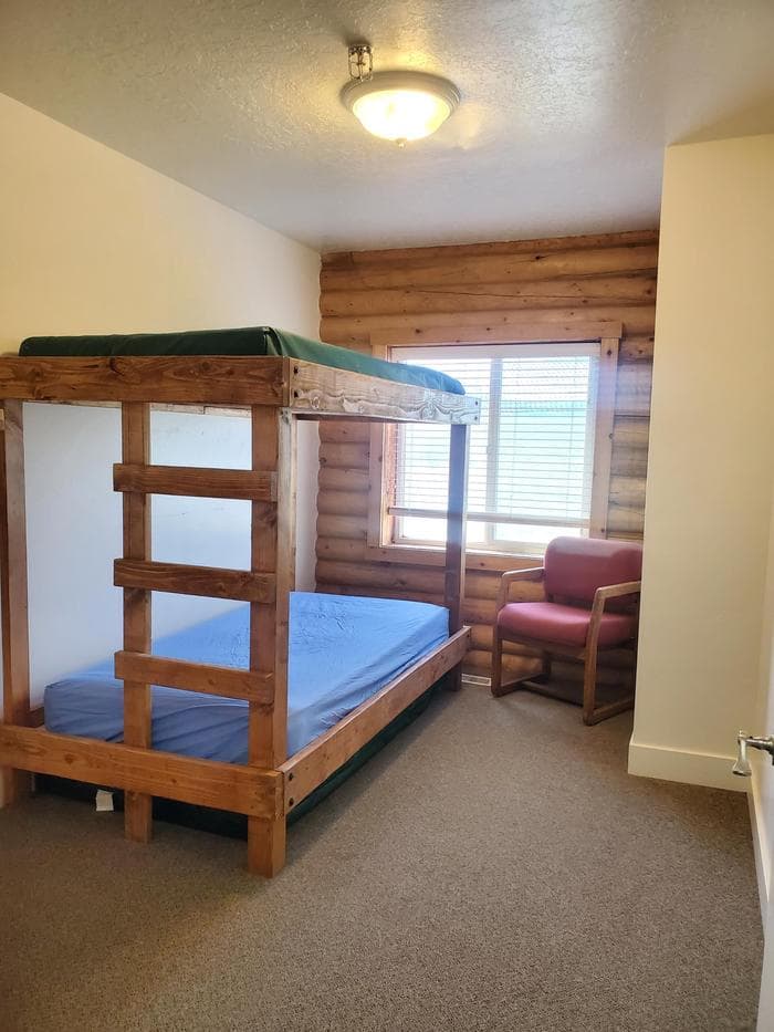 bedroom bunkbed
