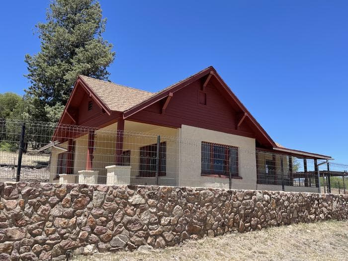 Canelo Ranger Residence, view of house from the driveway